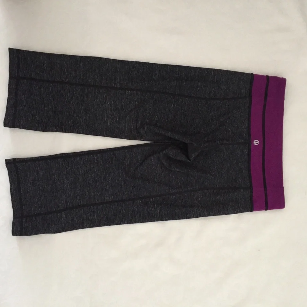 Lululemon Groove Crop pants. Gray purple